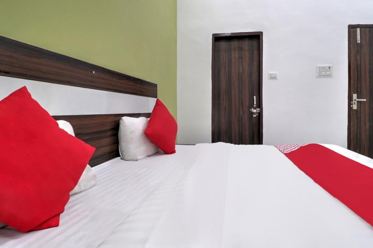 Hotel O 71370 White House Garhi Harsaru المظهر الخارجي الصورة