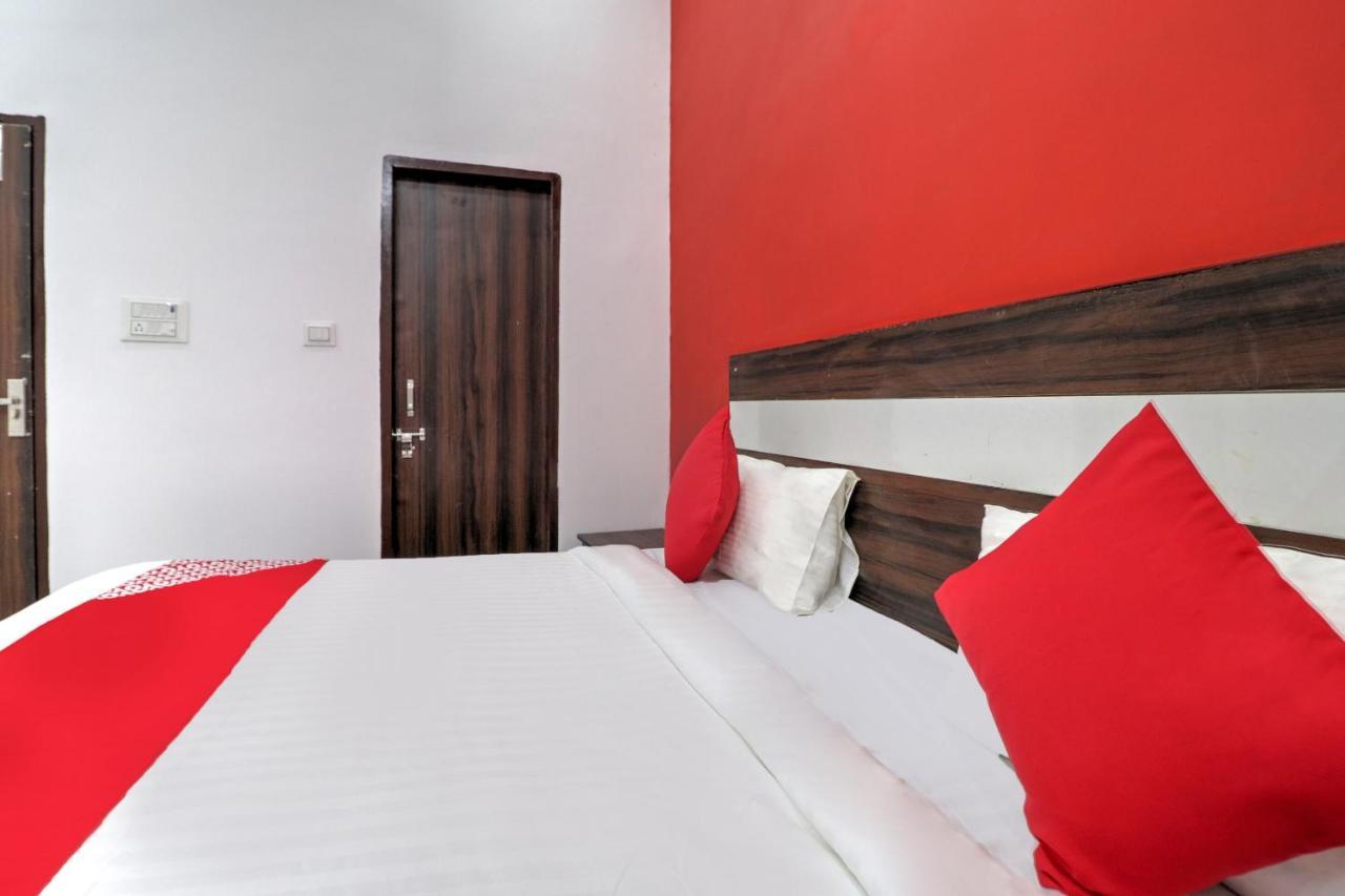 Hotel O 71370 White House Garhi Harsaru المظهر الخارجي الصورة