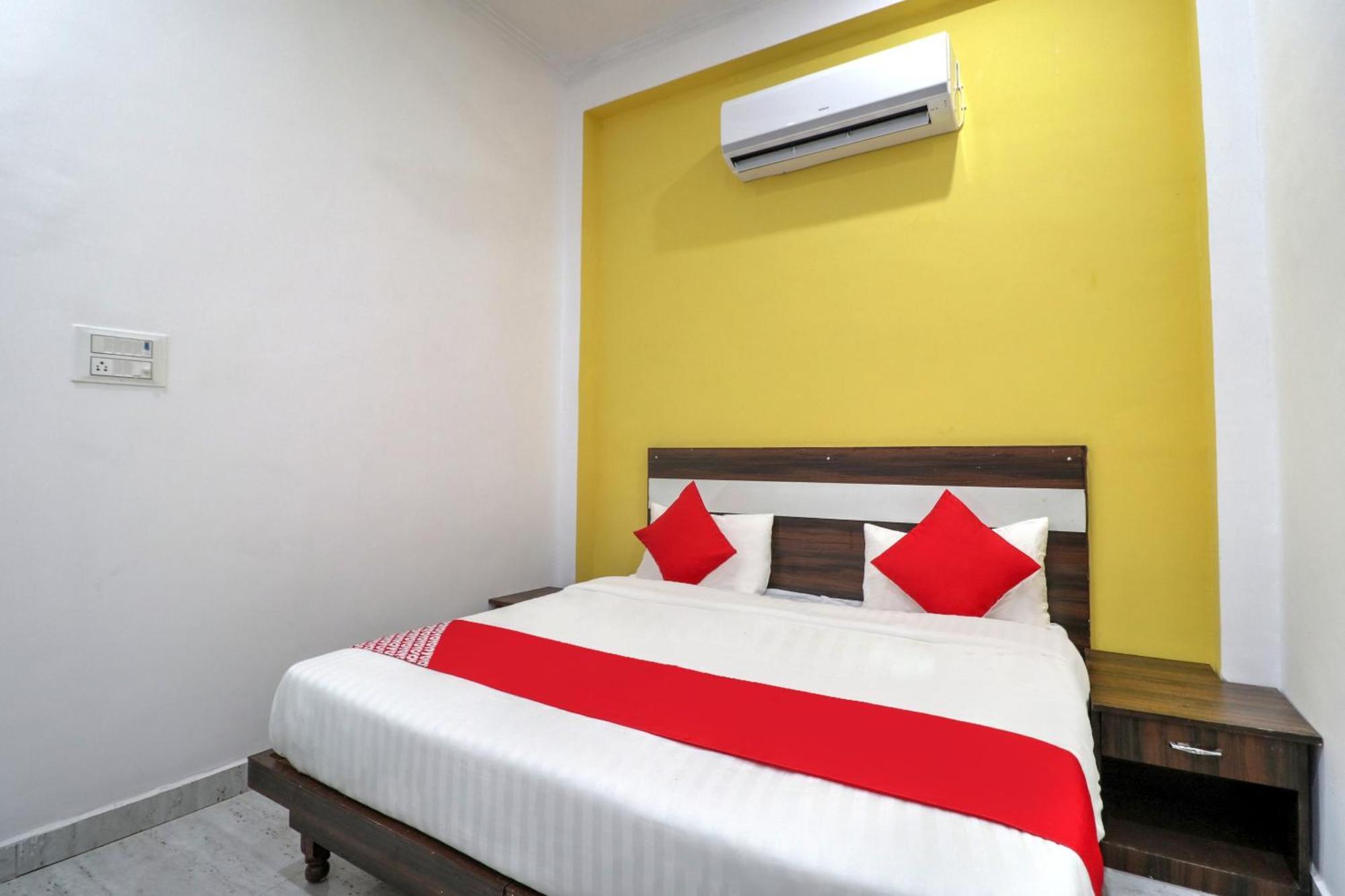 Hotel O 71370 White House Garhi Harsaru المظهر الخارجي الصورة