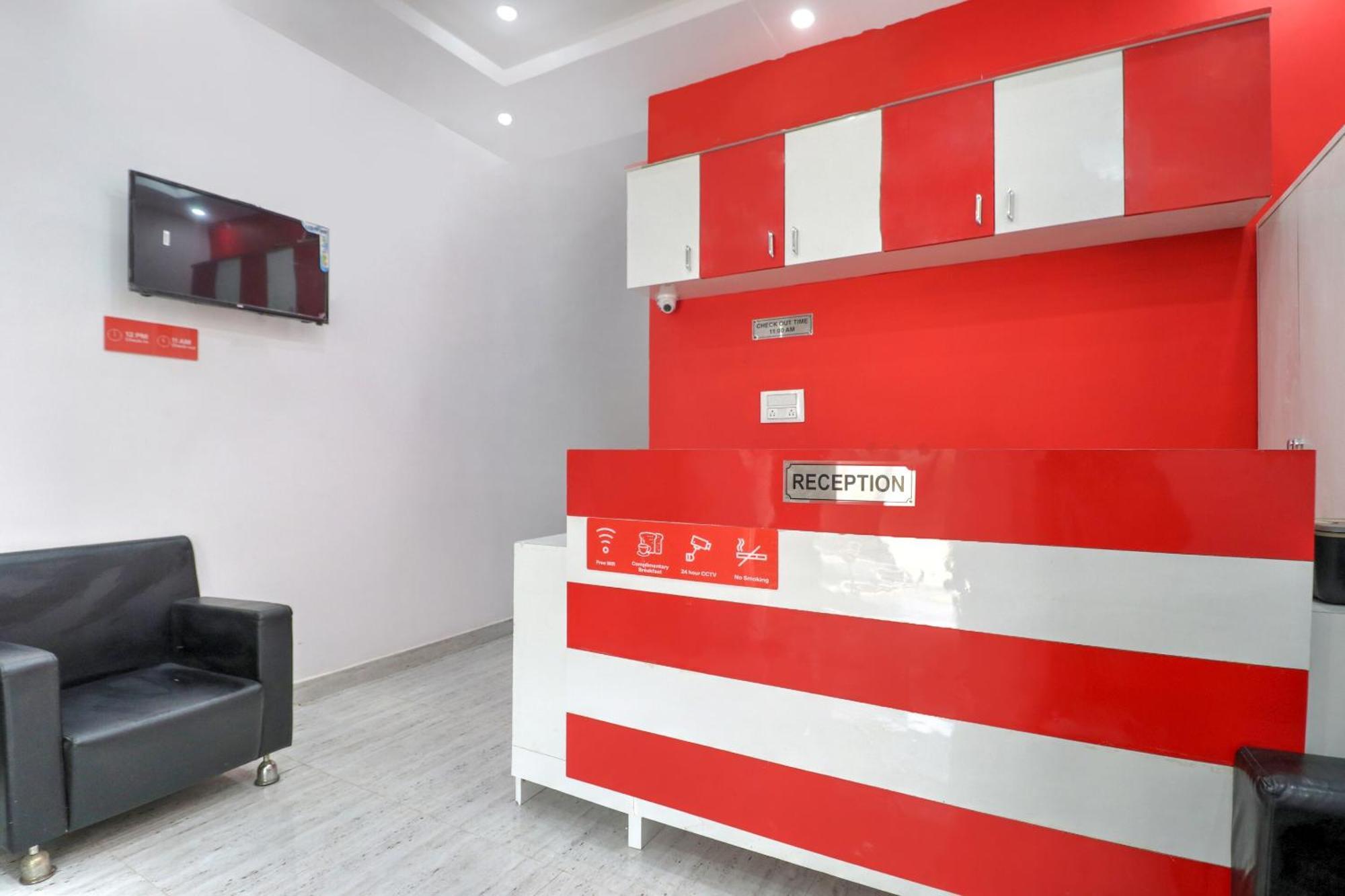 Hotel O 71370 White House Garhi Harsaru المظهر الخارجي الصورة