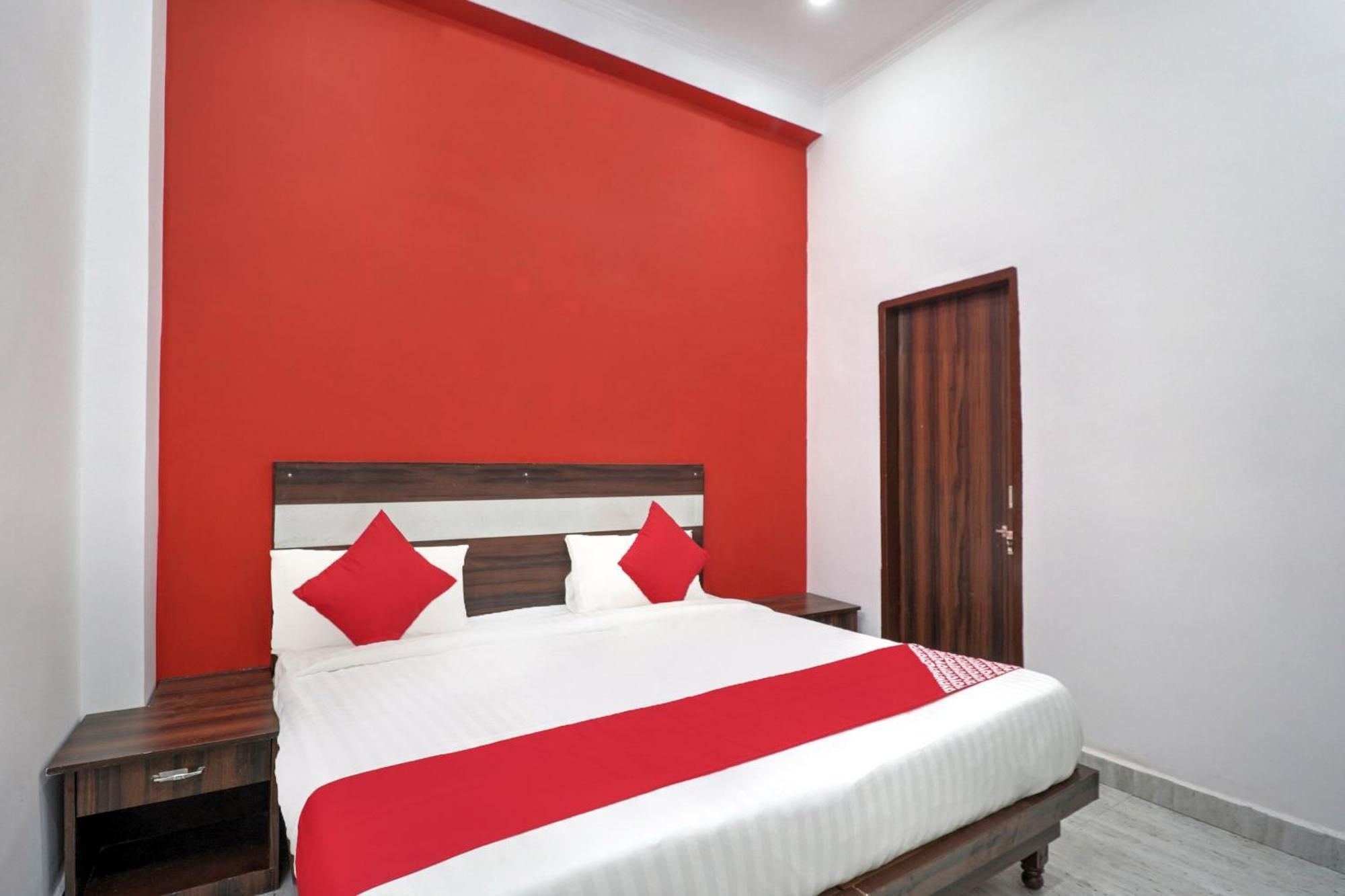 Hotel O 71370 White House Garhi Harsaru المظهر الخارجي الصورة