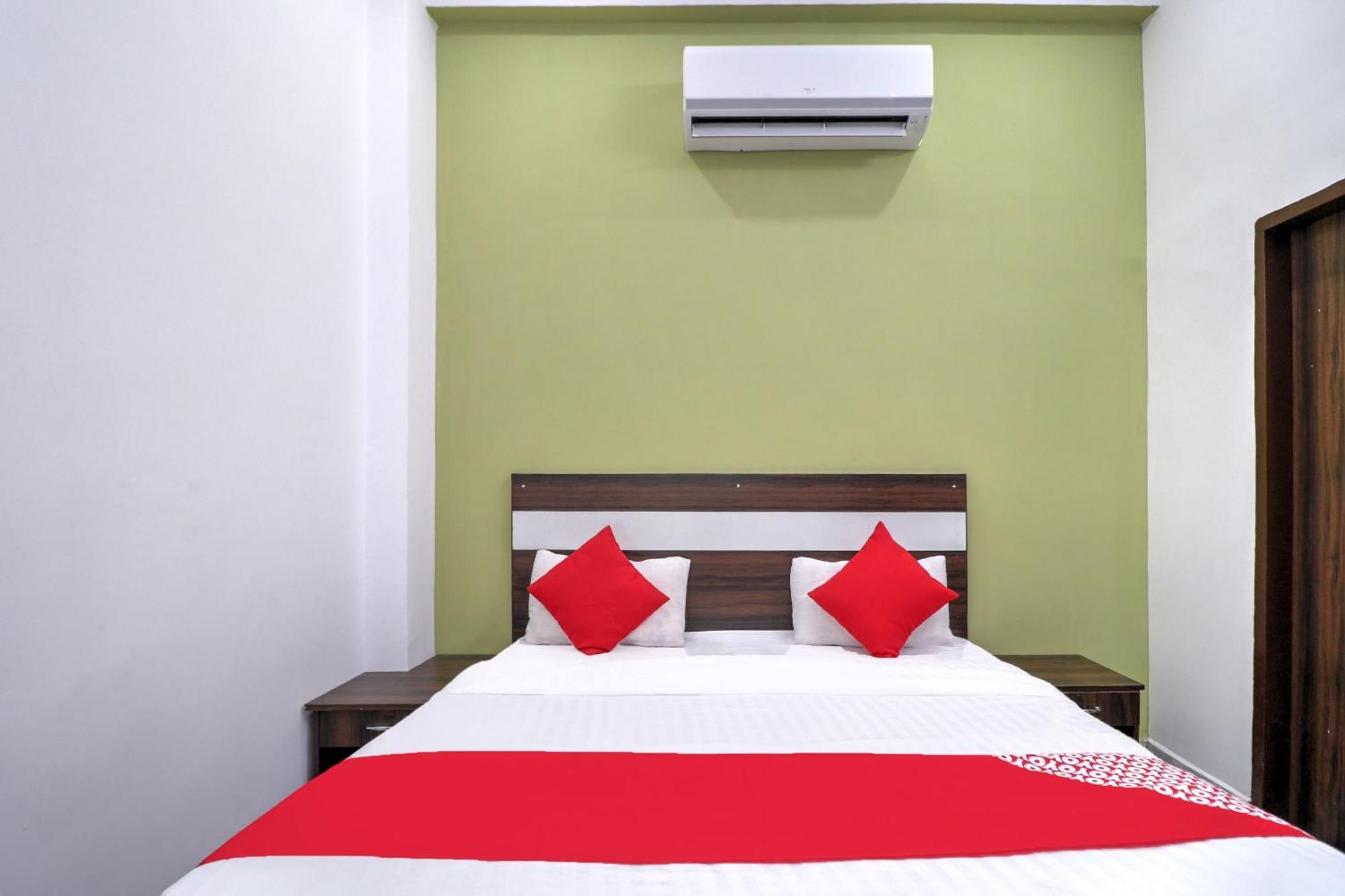 Hotel O 71370 White House Garhi Harsaru المظهر الخارجي الصورة