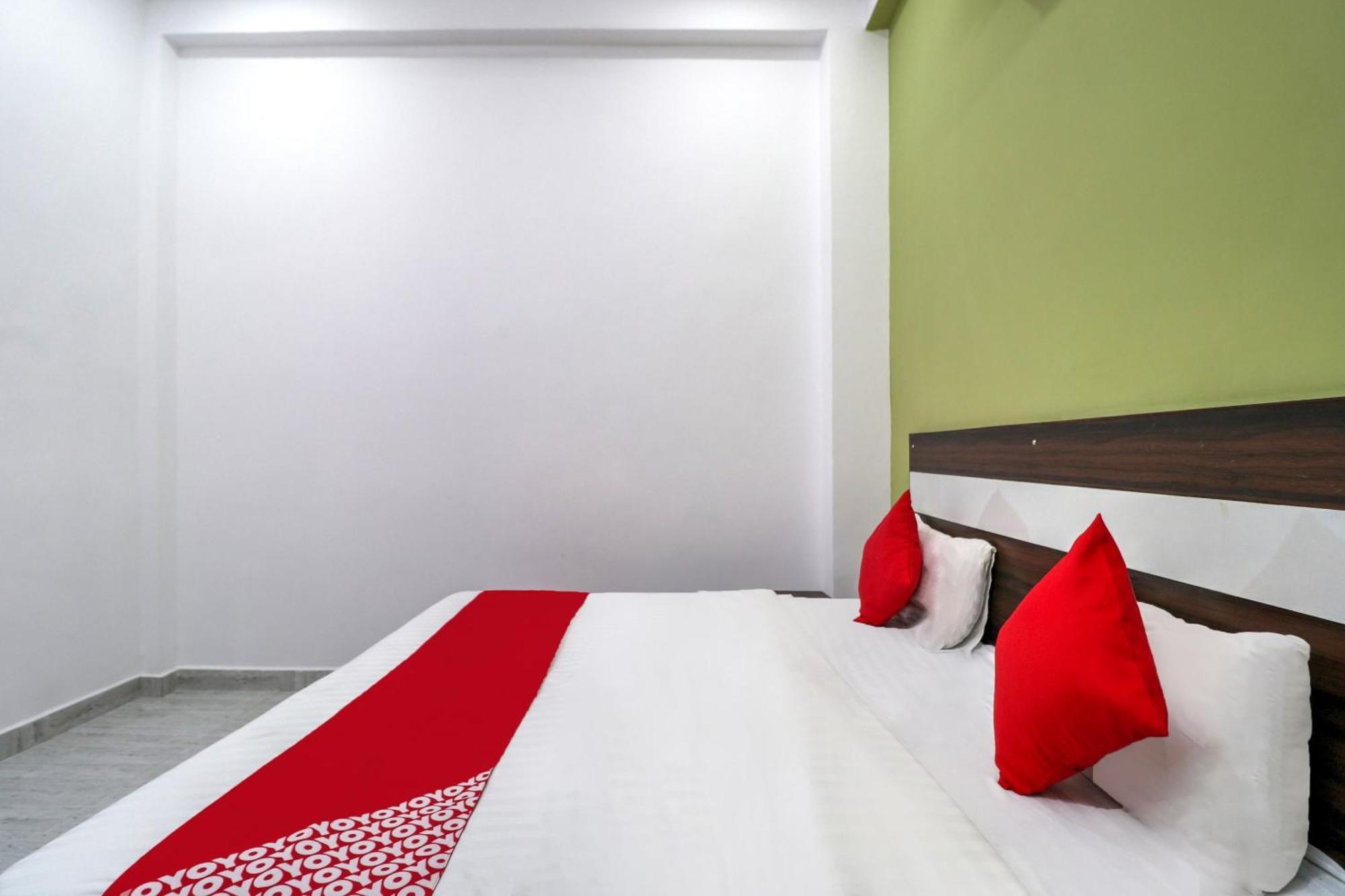 Hotel O 71370 White House Garhi Harsaru المظهر الخارجي الصورة