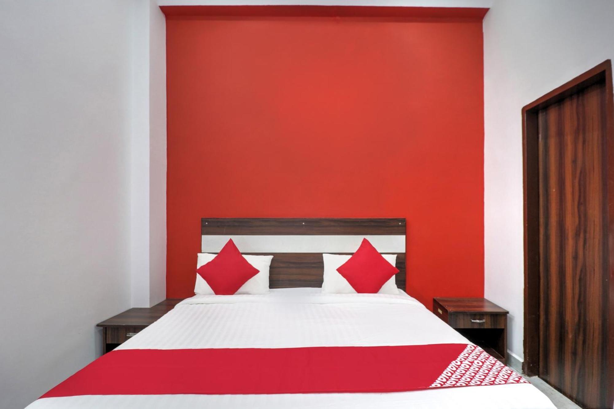 Hotel O 71370 White House Garhi Harsaru المظهر الخارجي الصورة