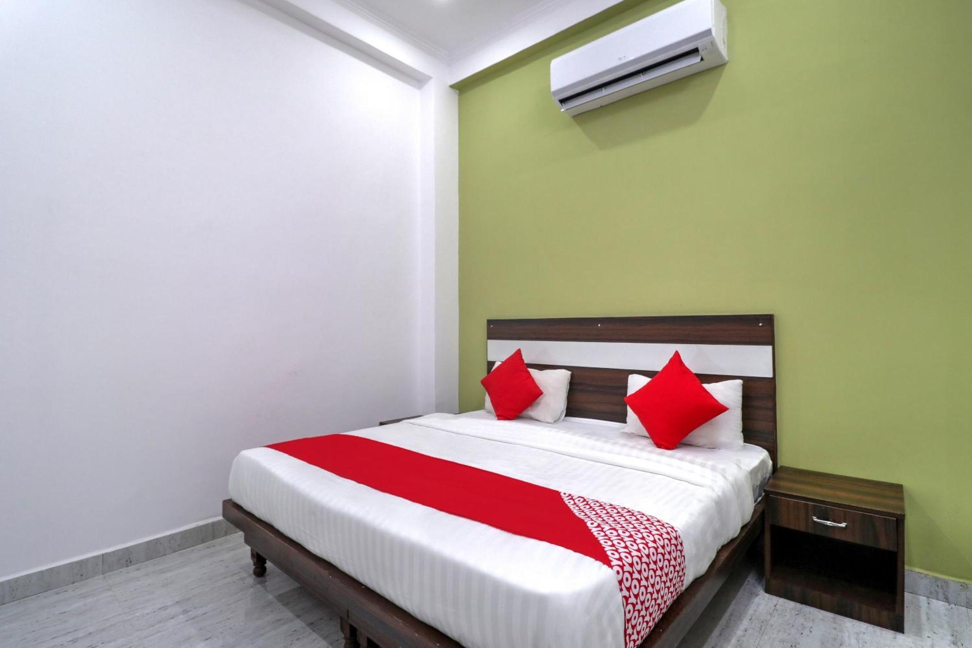 Hotel O 71370 White House Garhi Harsaru المظهر الخارجي الصورة