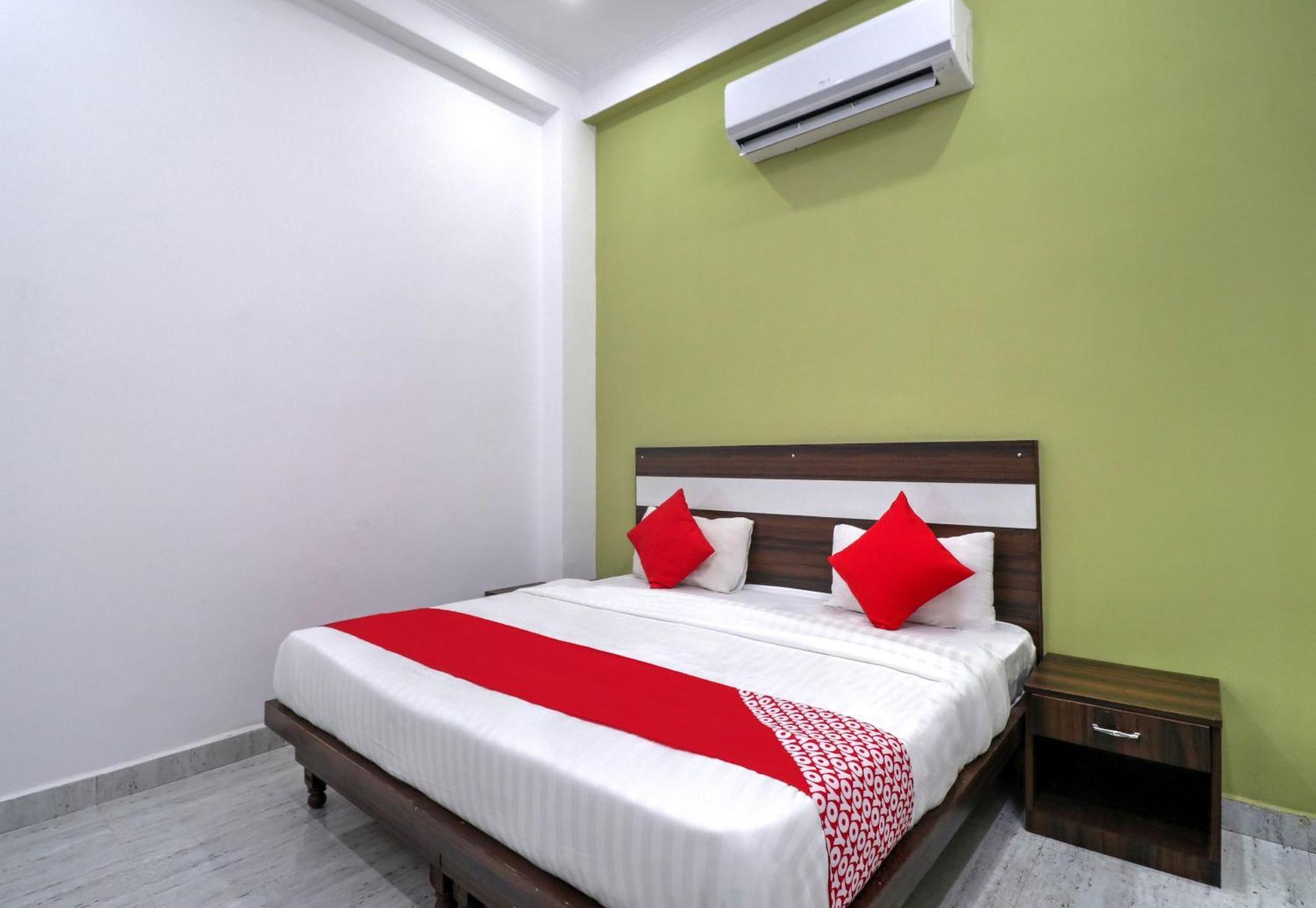 Hotel O 71370 White House Garhi Harsaru المظهر الخارجي الصورة