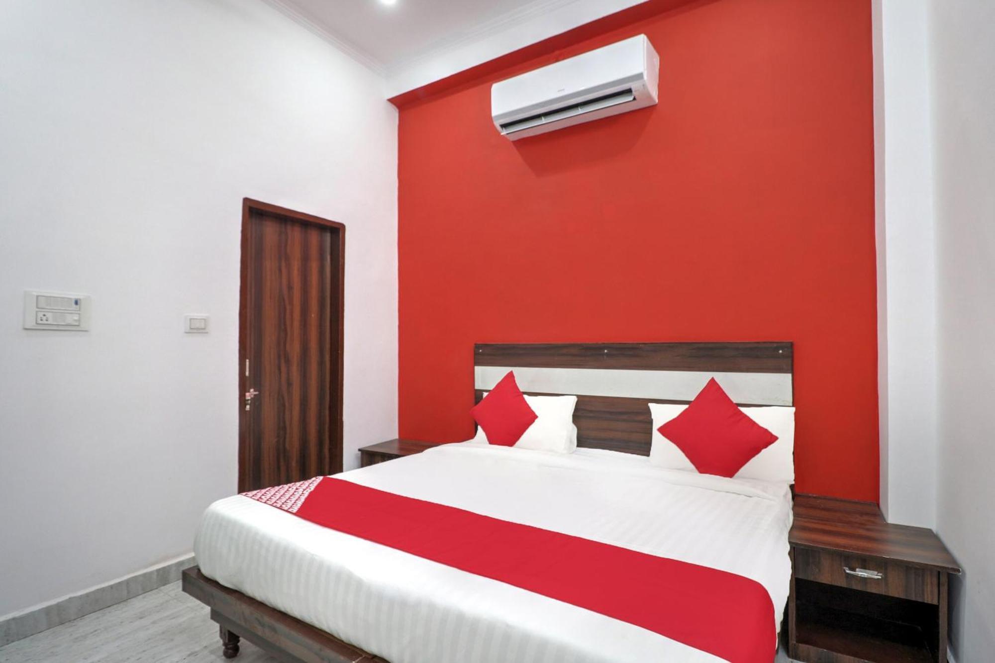 Hotel O 71370 White House Garhi Harsaru المظهر الخارجي الصورة